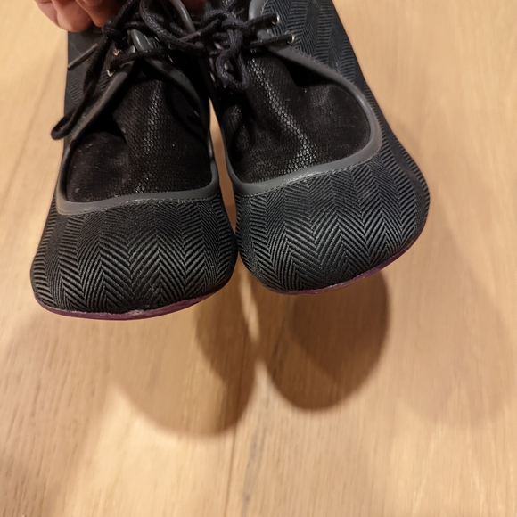 Stylish Gray Heeled Shoes - Picture 9 of 11